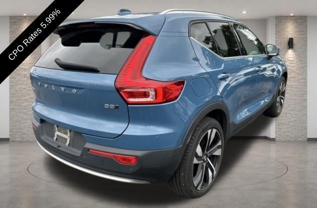 2023 Volvo XC40 B5 AWD Ultimate Bright Theme