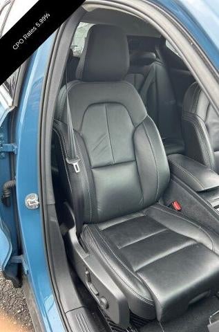 2023 Volvo XC40 B5 AWD Ultimate Bright Theme