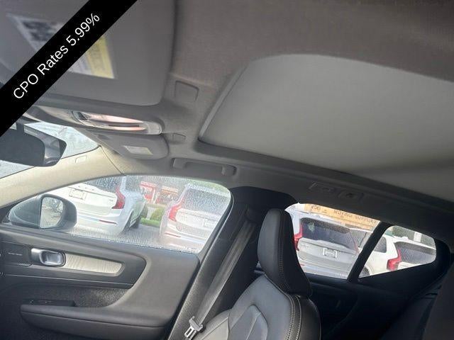 2023 Volvo XC40 B5 AWD Ultimate Bright Theme
