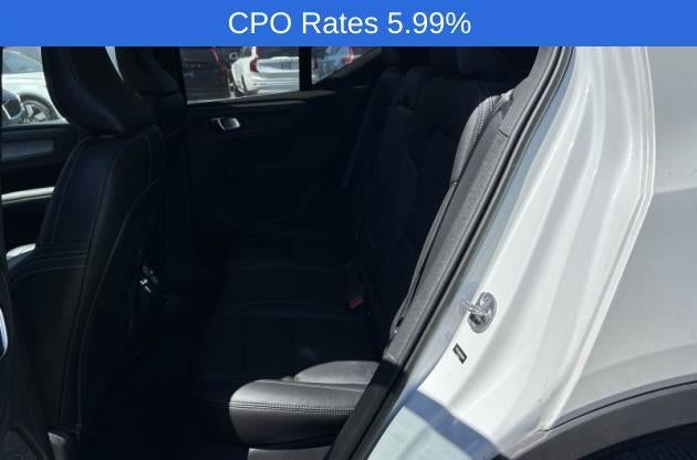 2023 Volvo XC40 B5 AWD Ultimate Bright Theme