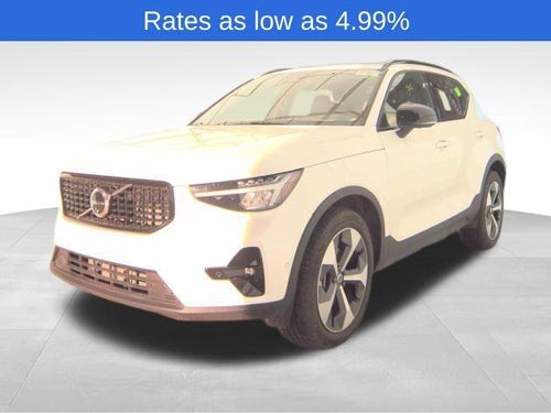 2025 Volvo XC40 B5 AWD Plus Dark Theme