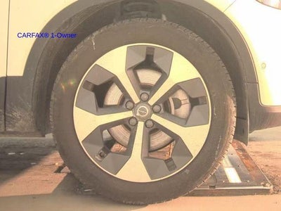 2025 Volvo XC40 B5 AWD Plus Dark Theme