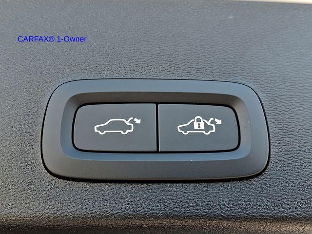 2026 Volvo XC40 B5 AWD Plus