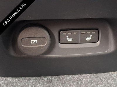2025 Volvo XC40 B5 AWD Plus Dark Theme