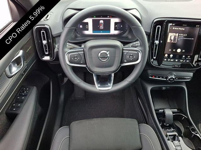 2025 Volvo XC40 B5 AWD Plus Dark Theme