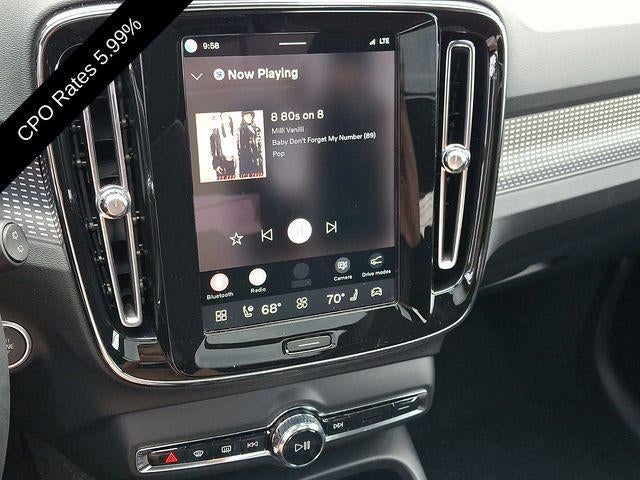 2025 Volvo XC40 B5 AWD Plus Dark Theme