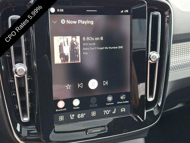 2025 Volvo XC40 B5 AWD Plus Dark Theme