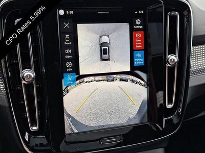 2025 Volvo XC40 B5 AWD Plus Dark Theme