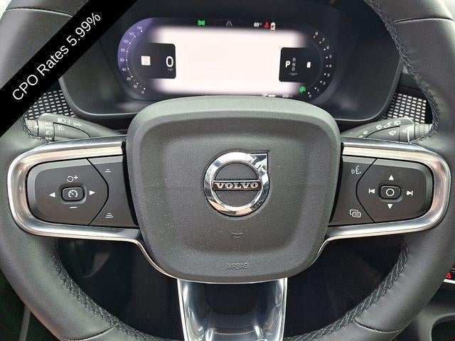 2025 Volvo XC40 B5 AWD Plus Dark Theme