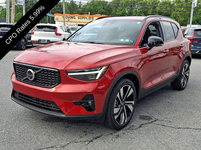 2025 Volvo XC40 B5 AWD Plus Dark Theme