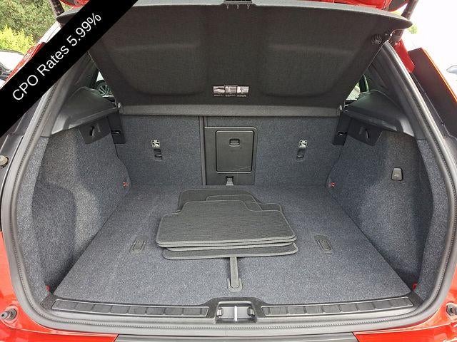 2025 Volvo XC40 B5 AWD Plus Dark Theme