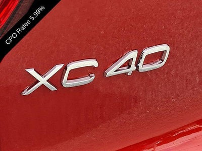 2025 Volvo XC40 B5 AWD Plus Dark Theme