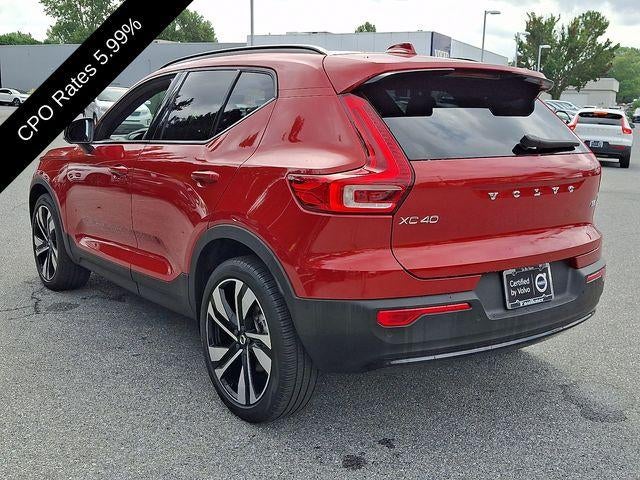 2025 Volvo XC40 B5 AWD Plus Dark Theme