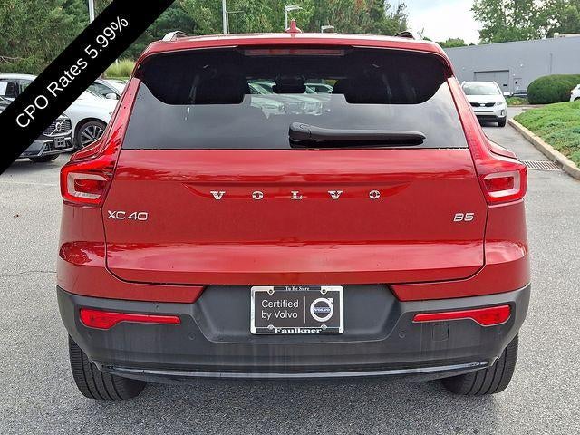 2025 Volvo XC40 B5 AWD Plus Dark Theme