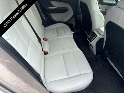 2024 Volvo XC40 B5 AWD Plus Bright Theme