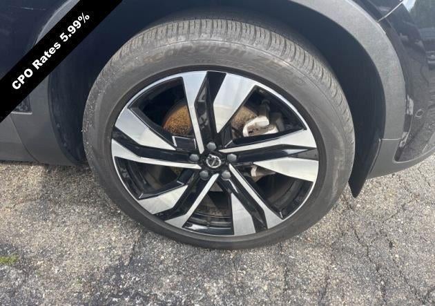 2024 Volvo XC40 B5 AWD Plus Bright Theme