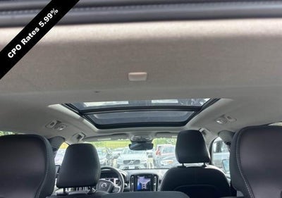 2024 Volvo XC40 B5 AWD Plus Bright Theme
