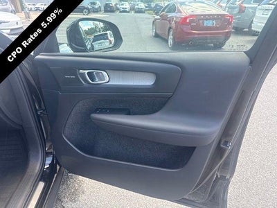 2024 Volvo XC40 B5 AWD Plus Bright Theme