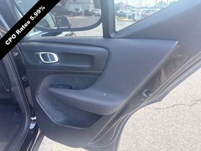 2024 Volvo XC40 B5 AWD Plus Bright Theme