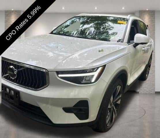 2024 Volvo XC40 B5 AWD Plus Bright Theme