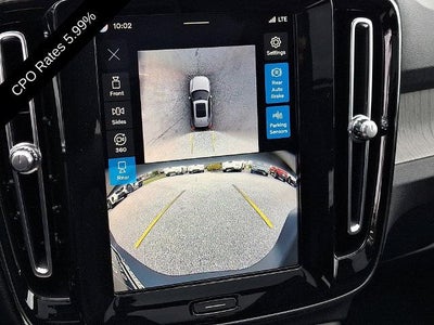 2024 Volvo XC40 B5 AWD Plus Bright Theme