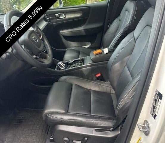 2024 Volvo XC40 B5 AWD Plus Bright Theme