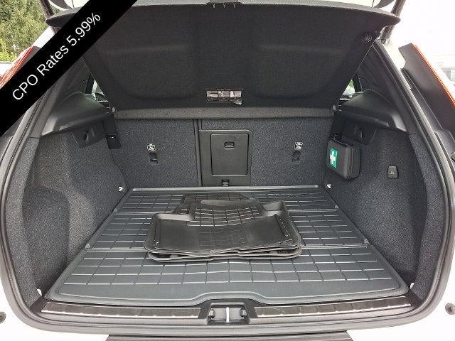2024 Volvo XC40 B5 AWD Plus Bright Theme