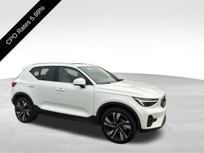 2024 Volvo XC40 B5 AWD Ultimate Bright Theme