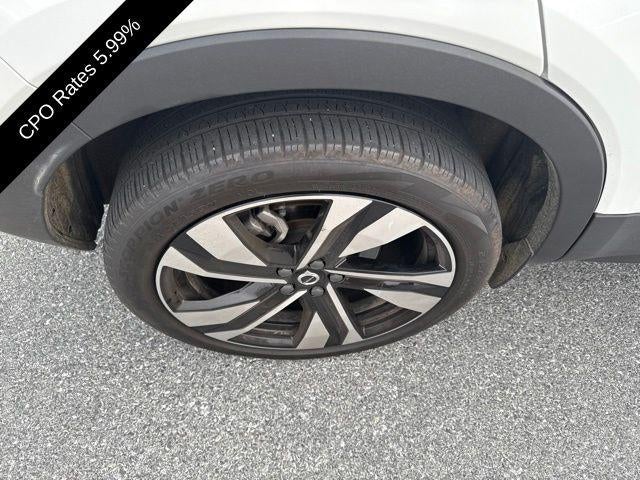2024 Volvo XC40 B5 AWD Ultimate Bright Theme