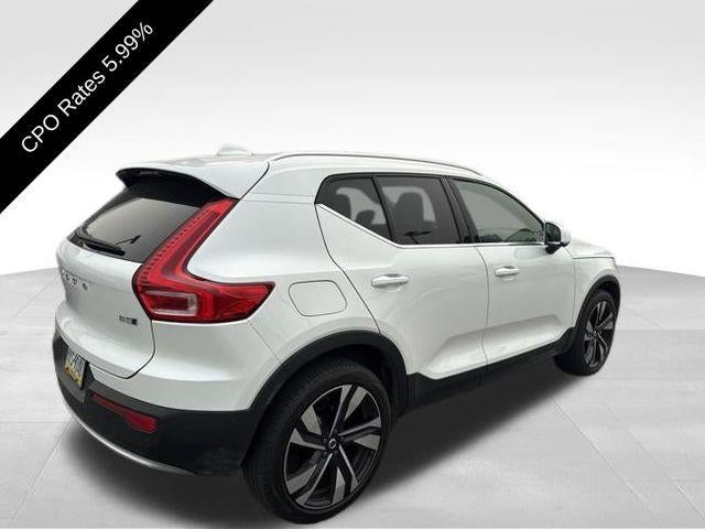 2024 Volvo XC40 B5 AWD Ultimate Bright Theme