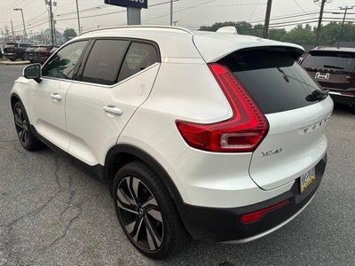 2024 Volvo XC40 B5 AWD Ultimate Bright Theme
