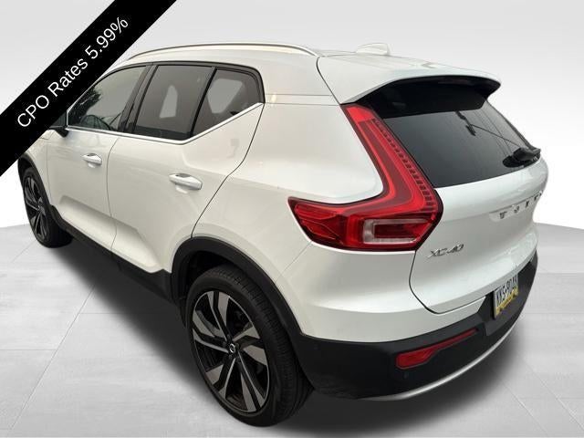 2024 Volvo XC40 B5 AWD Ultimate Bright Theme