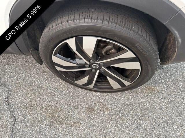 2024 Volvo XC40 B5 AWD Ultimate Bright Theme