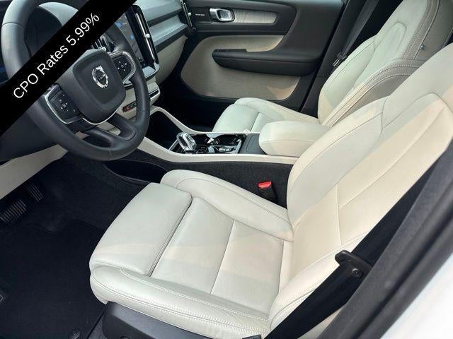 2024 Volvo XC40 B5 AWD Ultimate Bright Theme