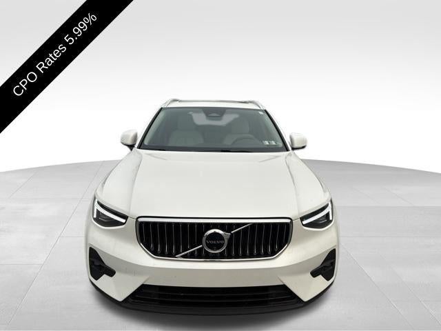 2024 Volvo XC40 B5 AWD Ultimate Bright Theme