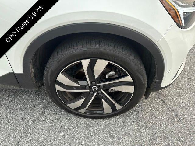 2024 Volvo XC40 B5 AWD Ultimate Bright Theme