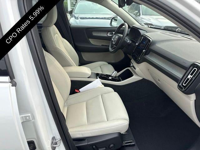 2024 Volvo XC40 B5 AWD Ultimate Bright Theme