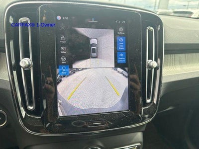 2024 Volvo XC40 B5 AWD Plus Dark Theme