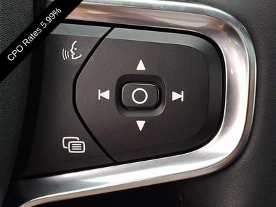 2024 Volvo XC40 B5 AWD Plus Dark Theme