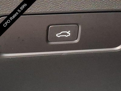 2024 Volvo XC40 B5 AWD Plus Dark Theme