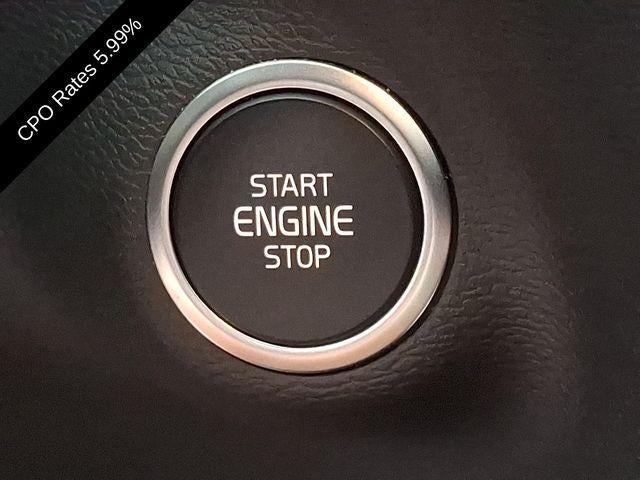 2024 Volvo XC40 B5 AWD Plus Dark Theme
