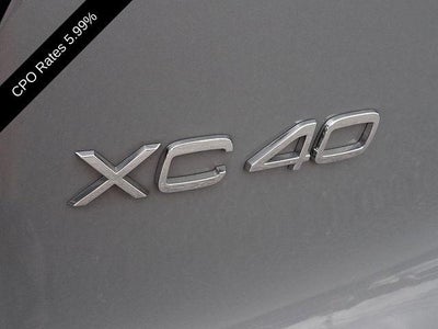 2024 Volvo XC40 B5 AWD Plus Dark Theme