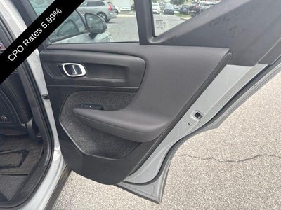 2024 Volvo XC40 B5 AWD Plus Dark Theme