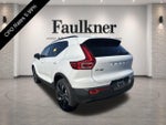 2024 Volvo XC40 B5 AWD Plus Dark Theme