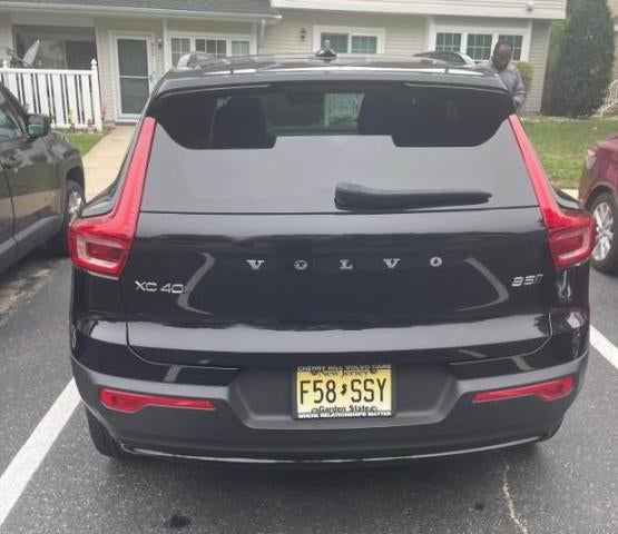 2024 Volvo XC40 B5 AWD Plus Dark Theme