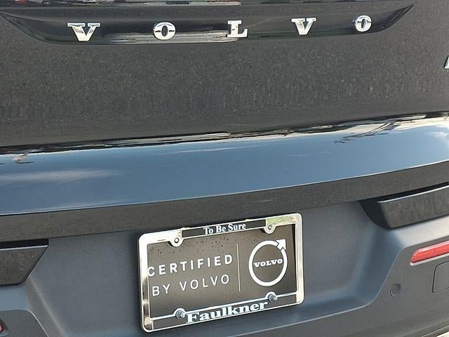 2024 Volvo XC40 B5 AWD Plus Dark Theme