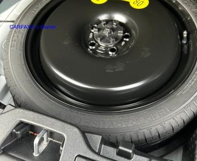 2024 Volvo XC40 B5 AWD Plus Dark Theme