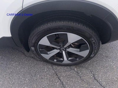 2024 Volvo XC40 B5 AWD Plus Dark Theme