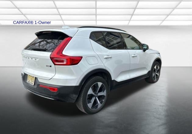 2024 Volvo XC40 B5 AWD Plus Dark Theme