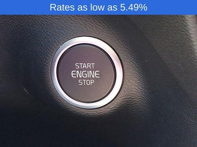 2024 Volvo XC40 B5 AWD Plus Dark Theme